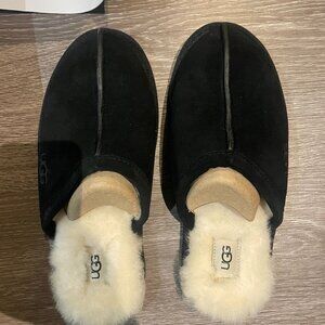 NEW IN BOX - Ugg's Men's Slip on - SIze 8.5